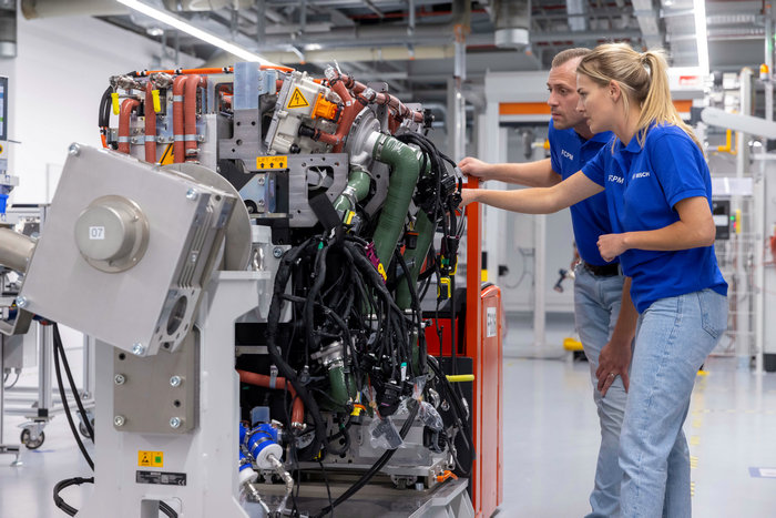 06 博世斯图加特费尔巴哈工厂生产车用燃料电池 Manufacturing of the fuel cell power module in the Feuerbach plant.jpg