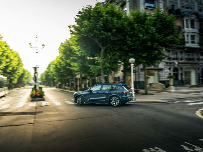 4. 奥迪Q6 e-tron.jpg